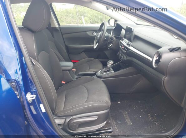 3KPF24AD7ME412118 2021 KIA FORTE Blue Widok wnętrza z przodu