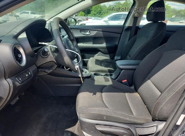 3KPF24AD7ME412801 2021 KIA FORTE Gray Front interior view