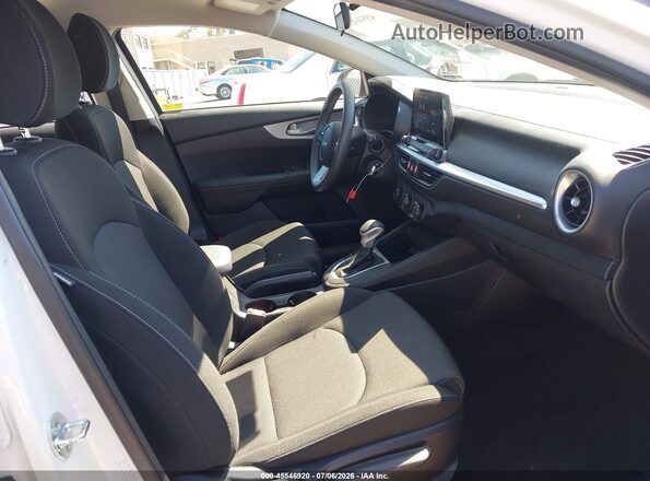 3KPF24AD7NE474376 2022 KIA FORTE White წინა სალონის ხედი
