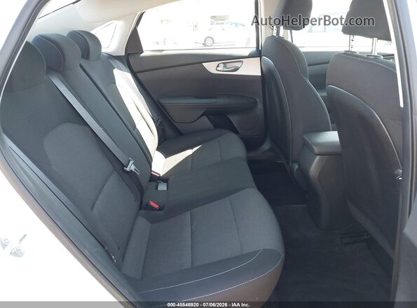 3KPF24AD7NE474376 2022 KIA FORTE White VIN კოდის სტიკერის ხედი