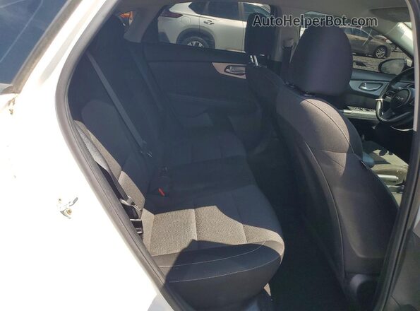 3KPF24AD7PE508769 2023 KIA FORTE White Вид задніх сидінь