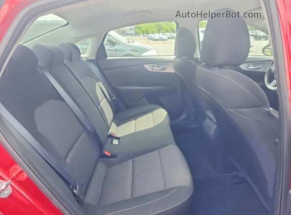 3KPF24AD7PE606149 2023 KIA FORTE Red Vista de los asientos traseros