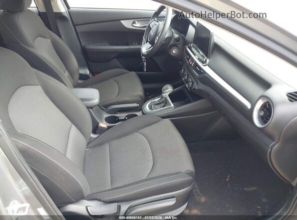 3KPF24AD7PE662897 2023 KIA FORTE Silver წინა სალონის ხედი