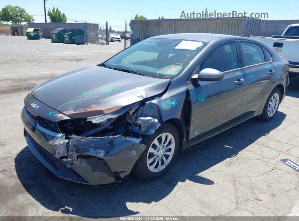 3KPF24AD7RE687558 2024 KIA FORTE Gray Vista tres cuartos delantera izquierda
