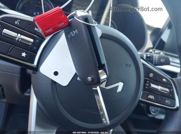3KPF24AD7RE687558 2024 KIA FORTE Gray Vista del salpicadero
