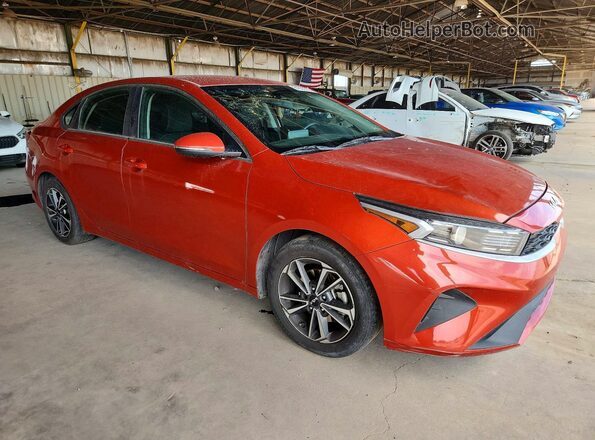 3KPF24AD7RE708263 2024 KIA FORTE Orange Front right