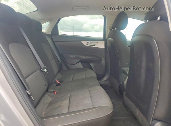3KPF24AD7RE730859 2024 KIA FORTE Silver Հետևի նստատեղերի տեսք