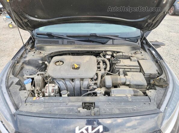 3KPF24AD7RE744535 2024 KIA FORTE Black Widok wnętrza z tyłu