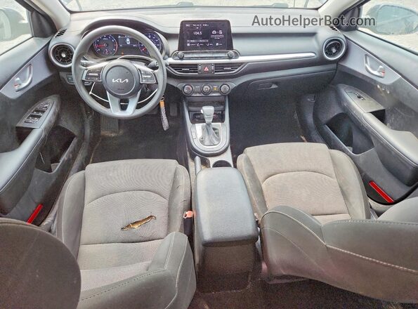 3KPF24AD7RE744535 2024 KIA FORTE Black Widok deski rozdzielczej