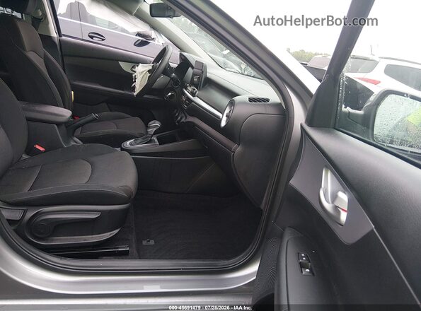 3KPF24AD7RE779981 2024 KIA FORTE Silver Front interior view