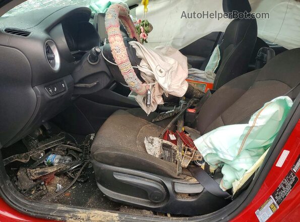 3KPF24AD7RE804698 2024 KIA FORTE Red Widok wnętrza z przodu