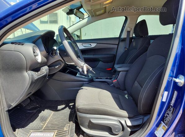 3KPF24AD7RE809853 2024 KIA FORTE Blue Front interior view