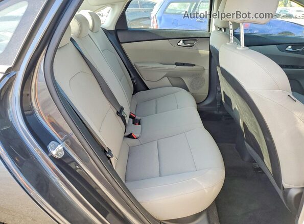 3KPF24AD8LE243242 2020 KIA FORTE Gray Հետևի նստատեղերի տեսք