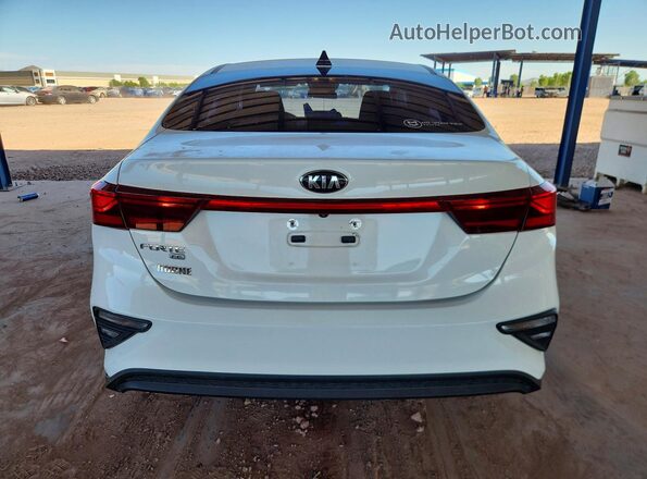 3KPF24AD8ME265646 2021 KIA FORTE White Вид ззаду