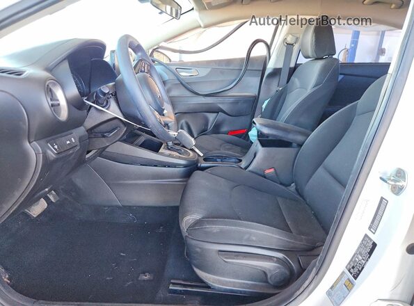 3KPF24AD8ME265646 2021 KIA FORTE White Вид салону спереду