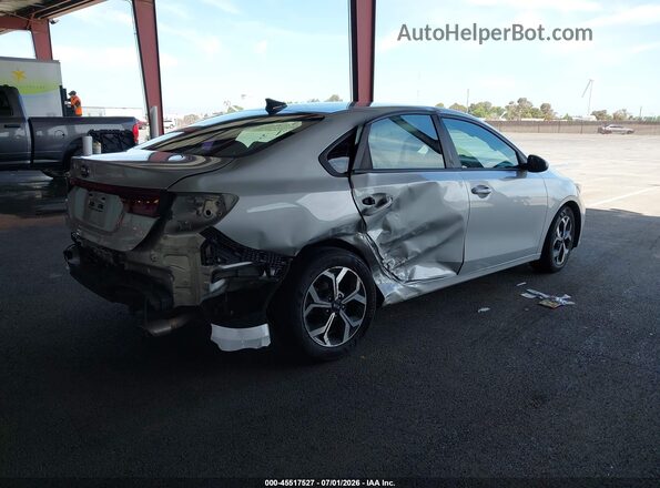 3KPF24AD8ME285556 2021 KIA FORTE Silver Trasero derecho