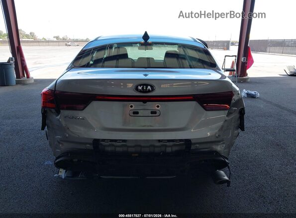 3KPF24AD8ME285556 2021 KIA FORTE Silver 