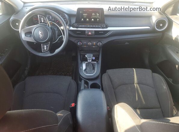 3KPF24AD8ME305708 2021 KIA FORTE Серебряный Вид панели приборов