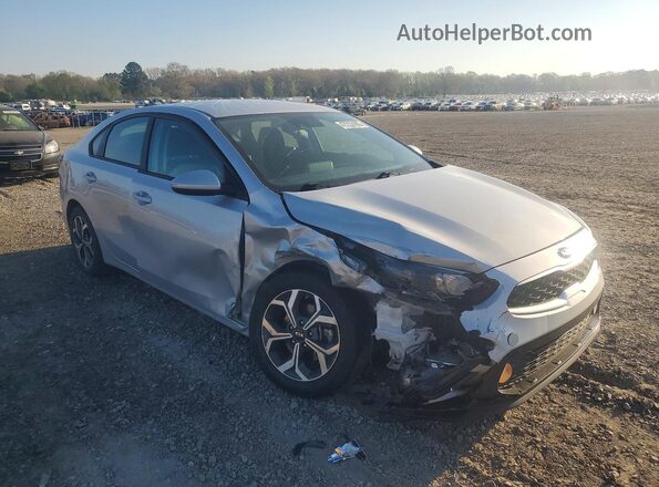 3KPF24AD8ME305708 2021 KIA FORTE Серебряный Передняя правая четверть