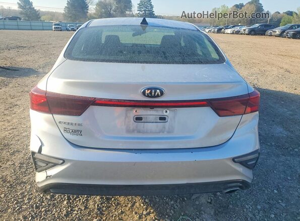 3KPF24AD8ME305708 2021 KIA FORTE Серебряный Вид сзади