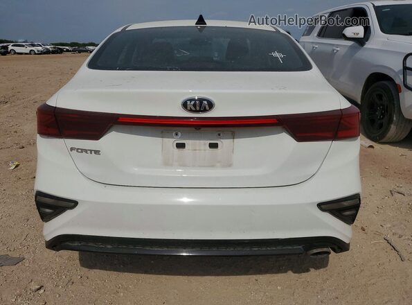 3KPF24AD8ME339339 2021 KIA FORTE Белый Вид сзади
