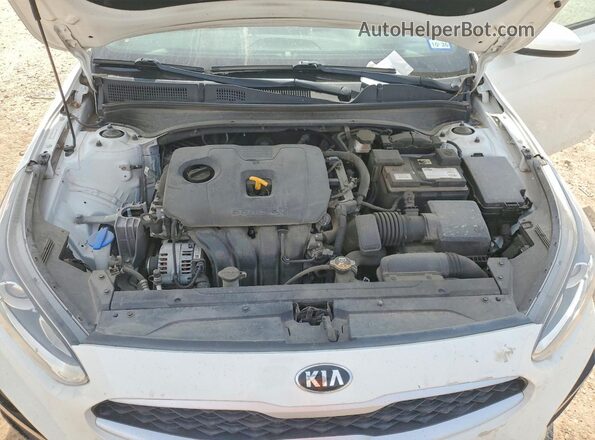3KPF24AD8ME339339 2021 KIA FORTE Белый Вид задней части салона