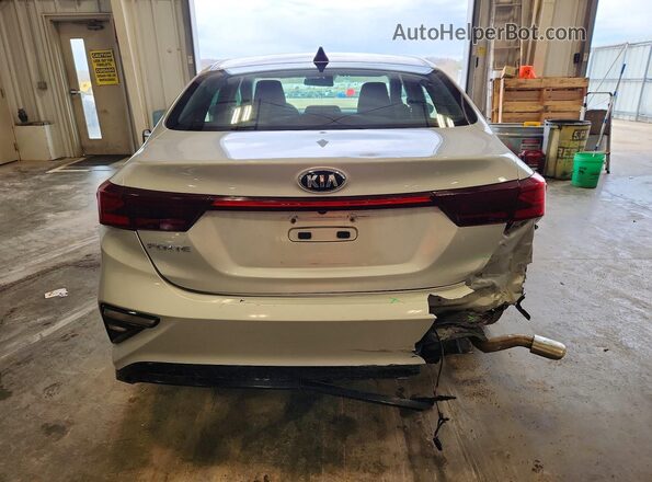 3KPF24AD8ME341463 2021 KIA FORTE Серебряный Вид сзади