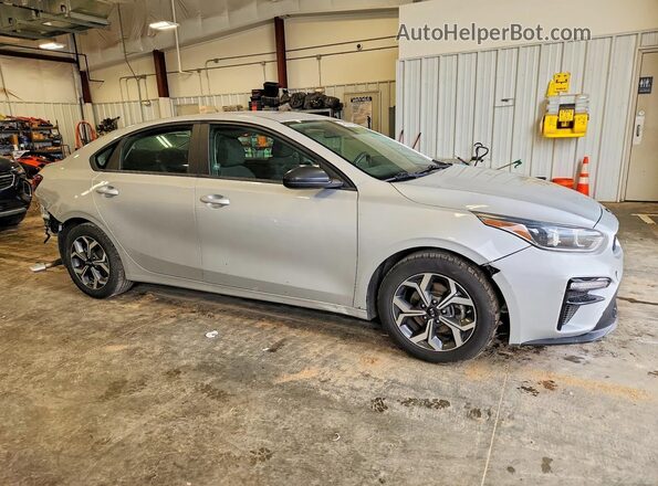 3KPF24AD8ME341463 2021 KIA FORTE Серебряный Передняя правая четверть