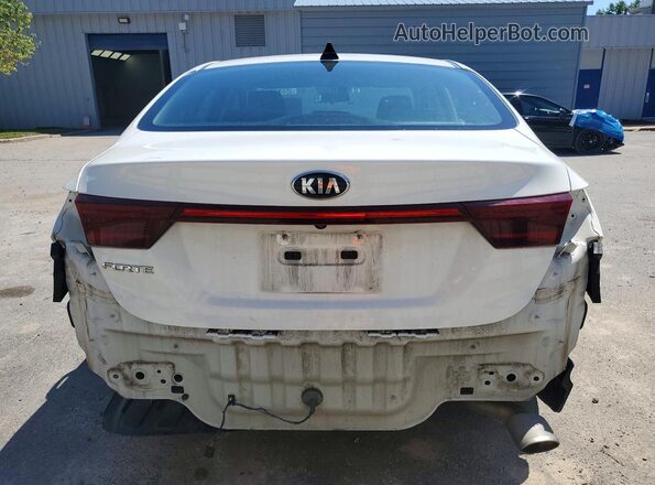 3KPF24AD8ME346890 2021 KIA FORTE White Widok z tyłu
