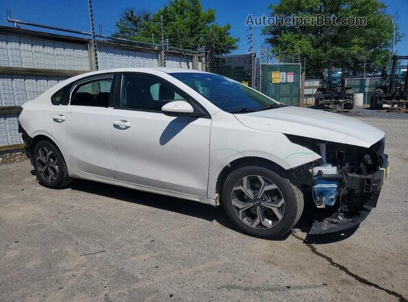 3KPF24AD8ME346890 2021 KIA FORTE White Przód prawy