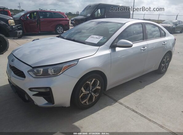 3KPF24AD8ME364564 2021 KIA FORTE Silver Przód lewy