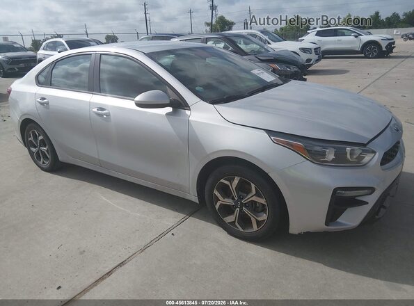 3KPF24AD8ME364564 2021 KIA FORTE Silver Widok wnętrza z tyłu
