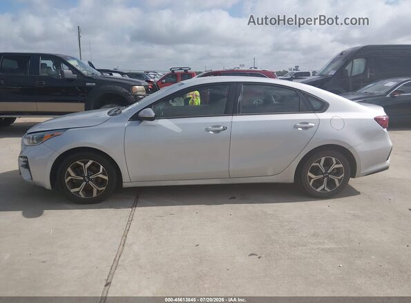 3KPF24AD8ME364564 2021 KIA FORTE Silver Widok wnętrza 360 stopni