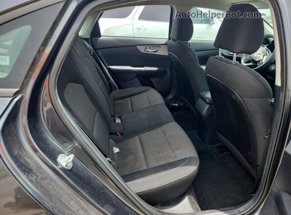 3KPF24AD8NE427700 2022 KIA FORTE Gray Widok tylnych siedzeń