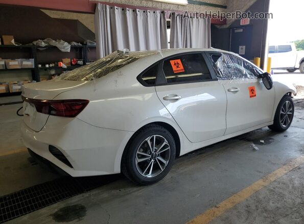 3KPF24AD8PE522468 2023 KIA FORTE Белый 