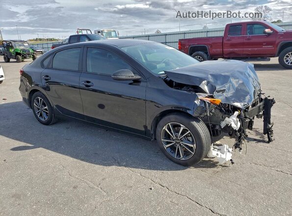 3KPF24AD8PE564591 2023 KIA FORTE Black Delantero derecho