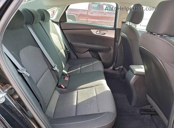 3KPF24AD8PE564591 2023 KIA FORTE Black Vista de los asientos traseros