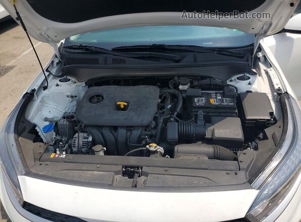 3KPF24AD8PE602448 2023 KIA FORTE Белый Вид задней части салона
