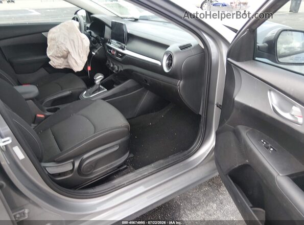 3KPF24AD8PE625695 2023 KIA FORTE Gray Вид салону спереду