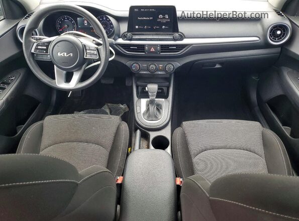 3KPF24AD8PE663041 2023 KIA FORTE Gray Vista del salpicadero