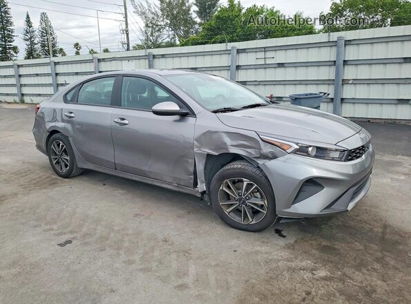 3KPF24AD8PE663041 2023 KIA FORTE Gray Delantero derecho