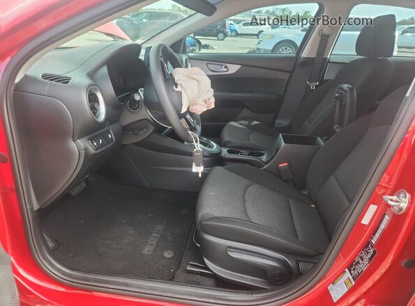 3KPF24AD8PE678977 2023 KIA FORTE Red წინა სალონის ხედი