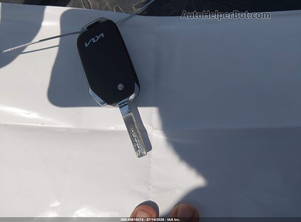 3KPF24AD8PE683032 2023 KIA FORTE Blue Vista del salpicadero