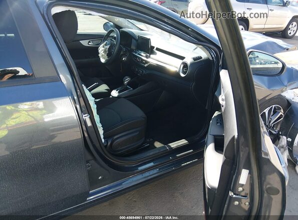 3KPF24AD8RE726254 2024 KIA FORTE Gray Вид салону спереду