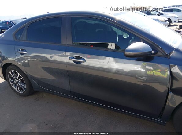 3KPF24AD8RE726254 2024 KIA FORTE Gray Вид задньої частини салону