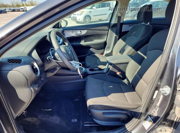 3KPF24AD8RE740414 2024 KIA FORTE Gray Vista interior delantera