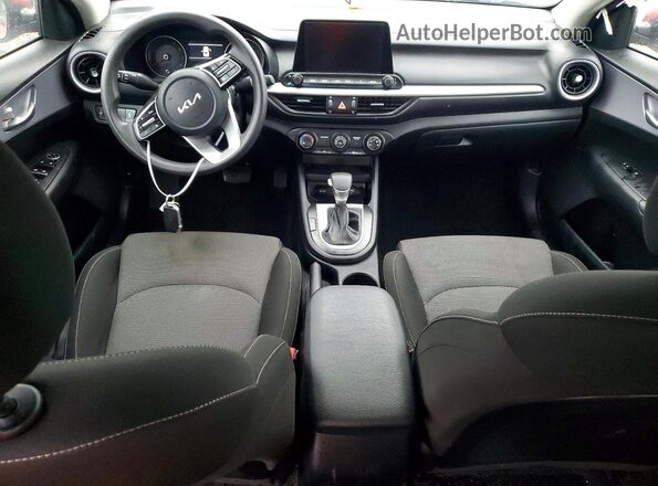 3KPF24AD8RE741109 2024 KIA FORTE Red Вид панелі приладів