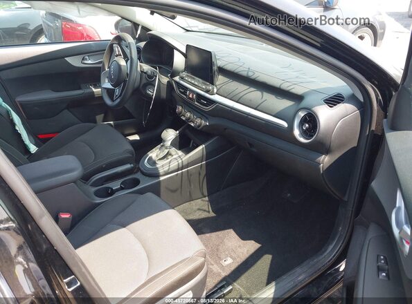 3KPF24AD8RE773638 2024 KIA FORTE Black Vista interior delantera