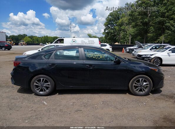 3KPF24AD8RE773638 2024 KIA FORTE Black Vista interior trasera