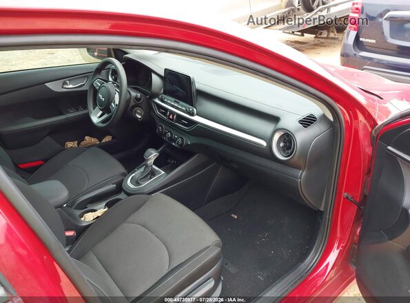 3KPF24AD8RE829545 2024 KIA FORTE Красный Вид салона спереди